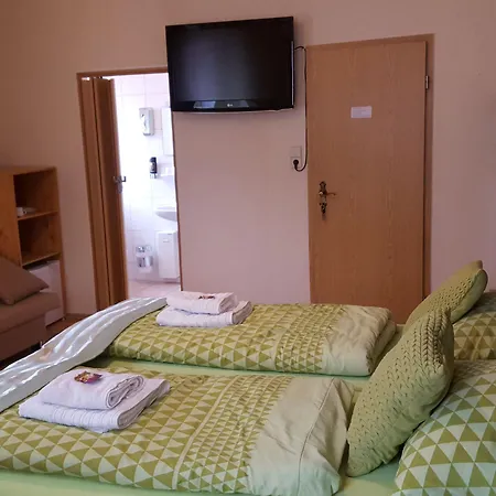 Kansakar Hotel 2*