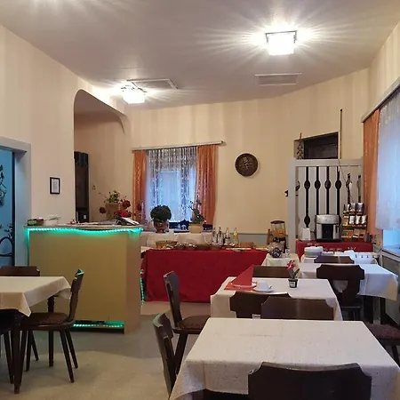 Kansakar Hotel 2*
